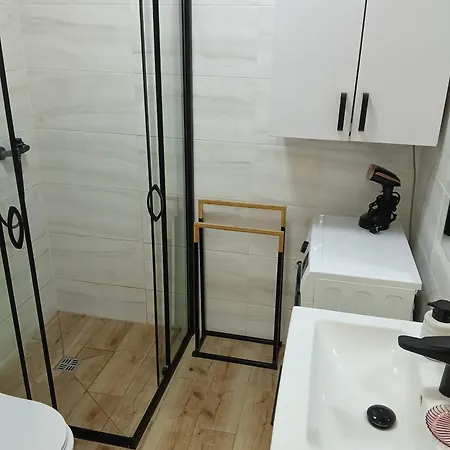 W Centrum Biskupca Apartment *